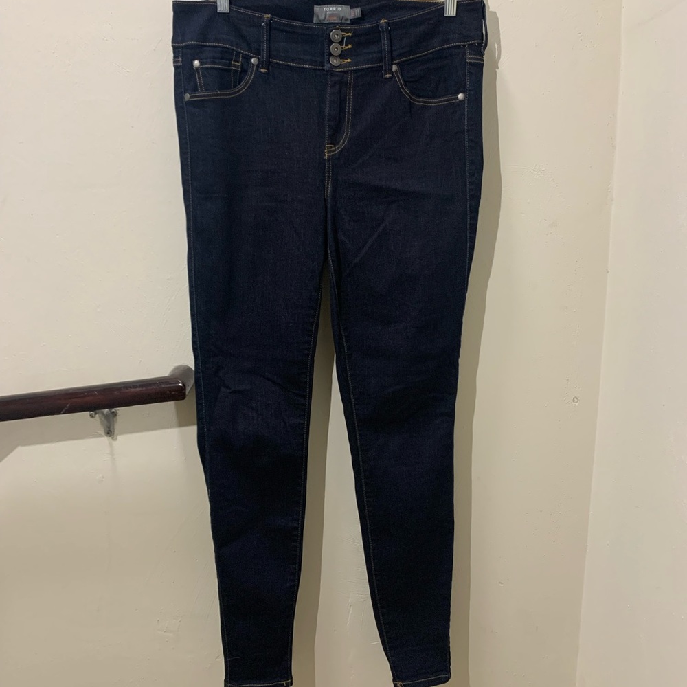 TORRID JEGGING - SUPER SOFT DARK WASH